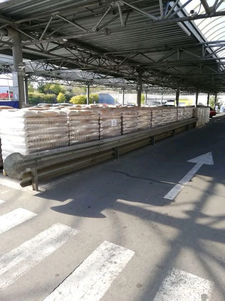 Wood pellets 60 bags per ton. Min order 10 ton - Image 4